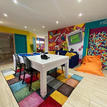 Capsule 90'S - Balneo - Sauna - Flipper - Billard - Netflix - Nintendo Switch & Jeux - Mons Zewnętrze zdjęcie