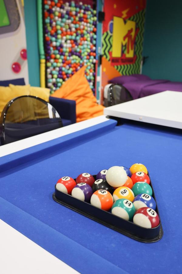 Capsule 90'S - Balneo - Sauna - Flipper - Billard - Netflix - Nintendo Switch & Jeux - Mons Zewnętrze zdjęcie